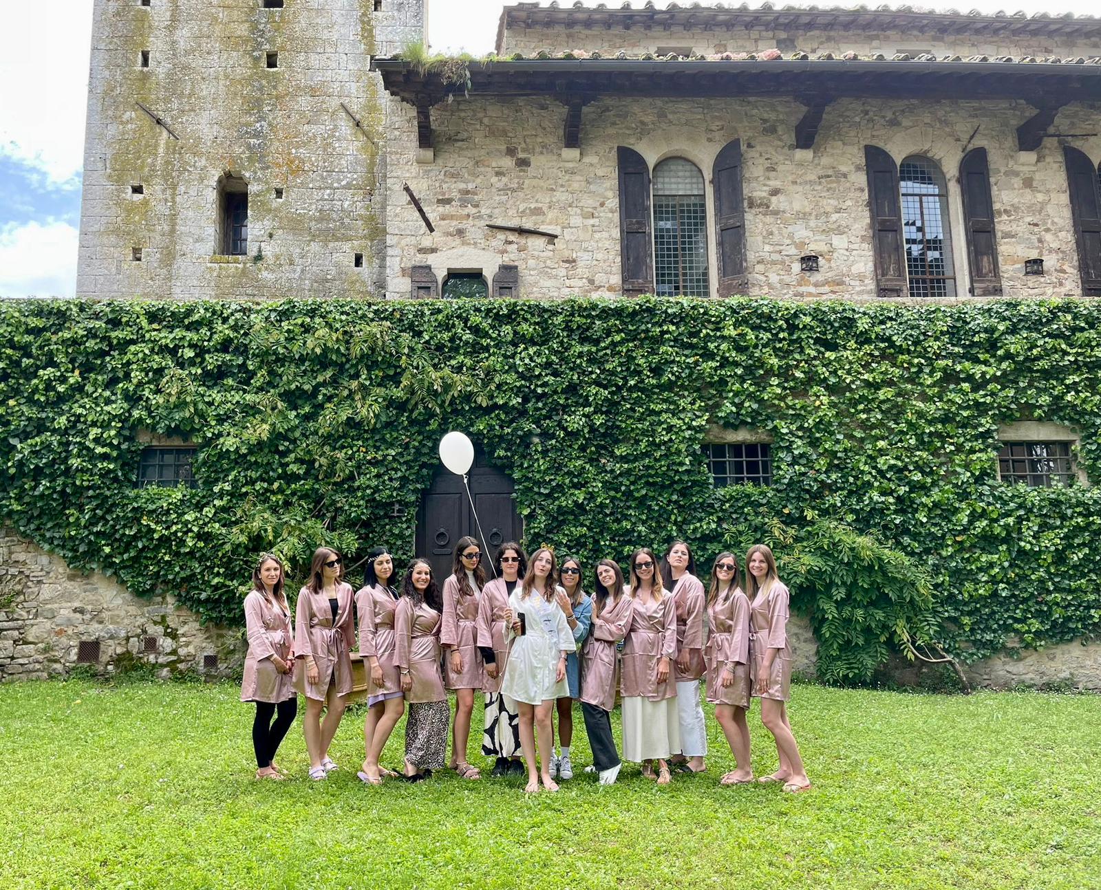 Festa privata negli spazi esterni della tenuta Festa privata negli spazi esterni della tenuta